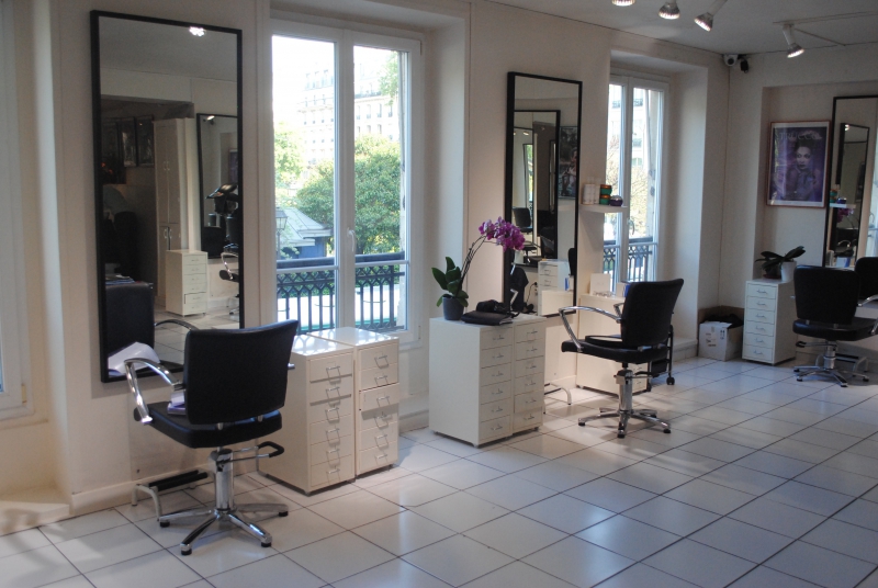 salon-coiffure-LE ROURET-min_floor-home-office-property-living-room-room-781228-pxhere.com